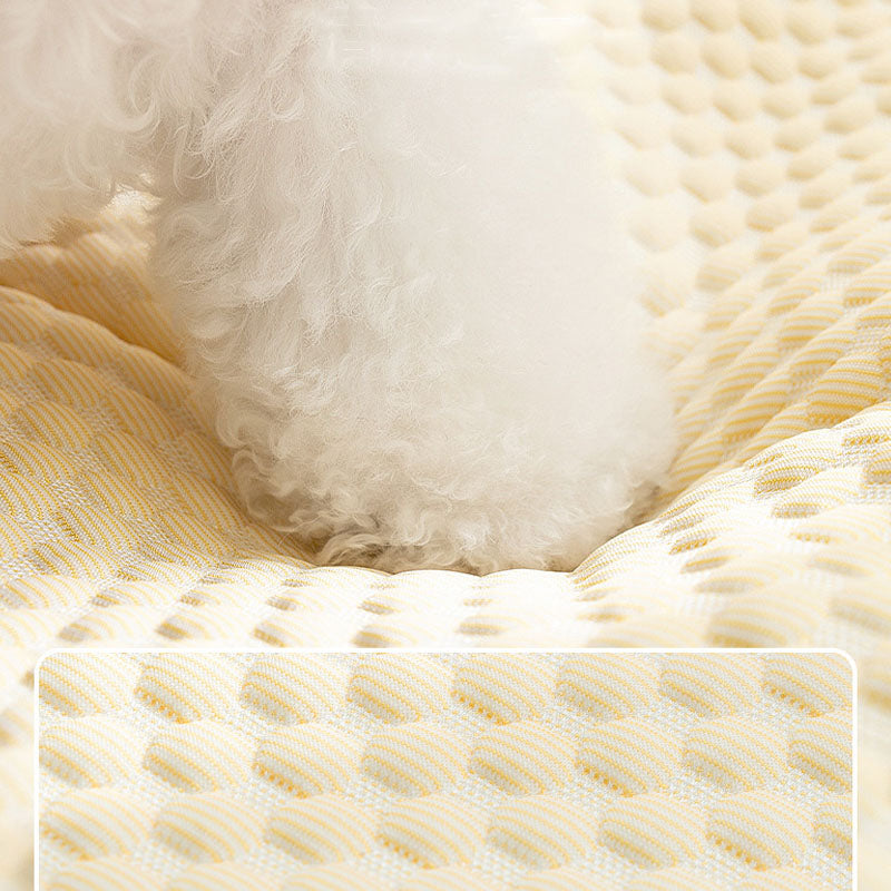 Big Eye Pattern Cool Feeling Sofa Style Dog Kennel For Pet canrusupet