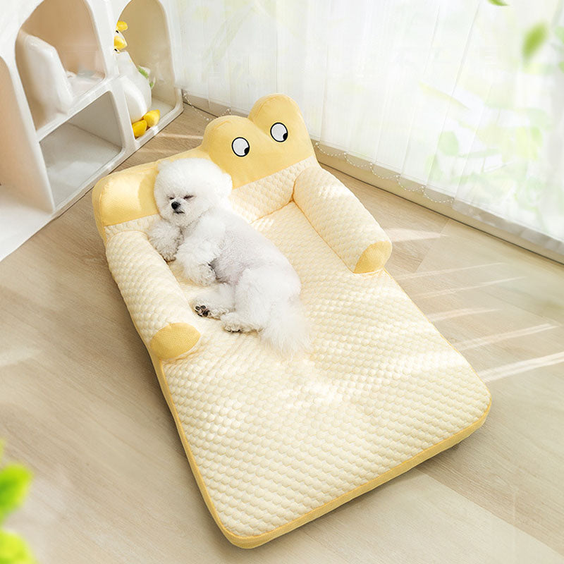 Big Eye Pattern Cool Feeling Sofa Style Dog Kennel For Pet canrusupet